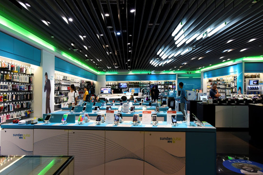 科技潮流匯聚地 數(shù)碼產(chǎn)品店內(nèi)景探秘